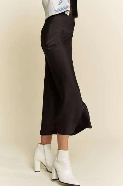 Sleek Midi Length Suitable Casual Wear Skirt