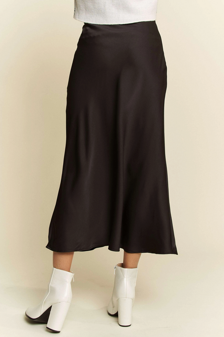 Sleek Midi Length Suitable Casual Wear Skirt